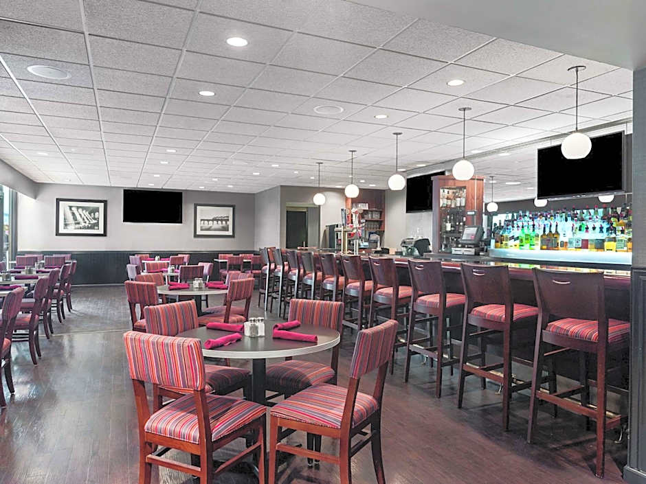 DoubleTree by Hilton Newark Penn Station, NJ