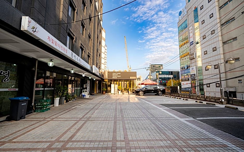 Gukje Business Hotel