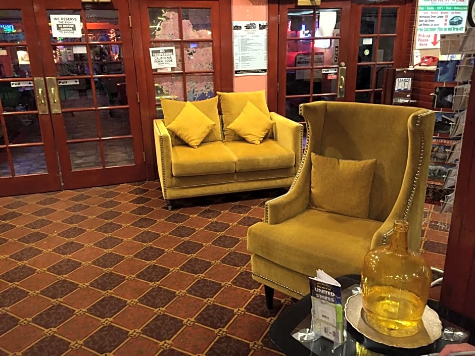 Tradewinds Airport Hotel