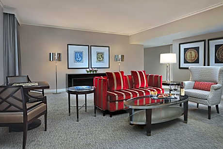 Luxury Executive Suite - 1 King Bed