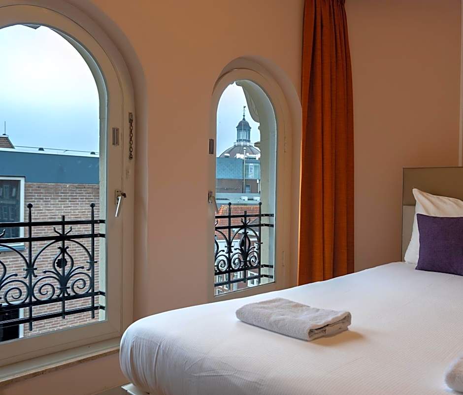 CS Hotel