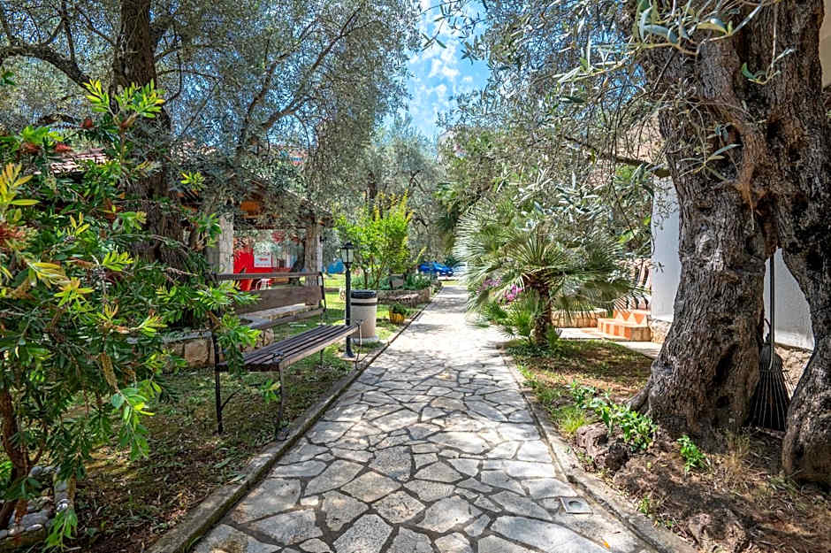 President Bungalows and Apartments