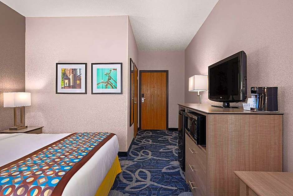 Baymont by Wyndham Waterloo