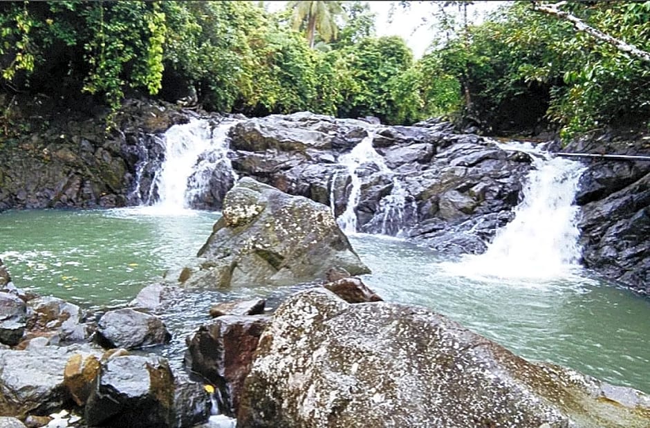 RedDoorz @ Western Highway Lodge Hotel