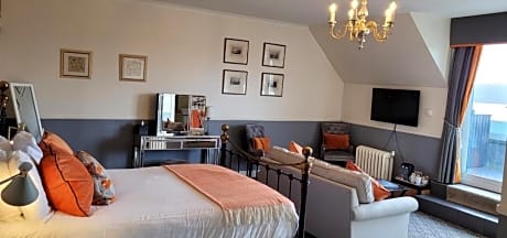 Master Suite with Sea View 