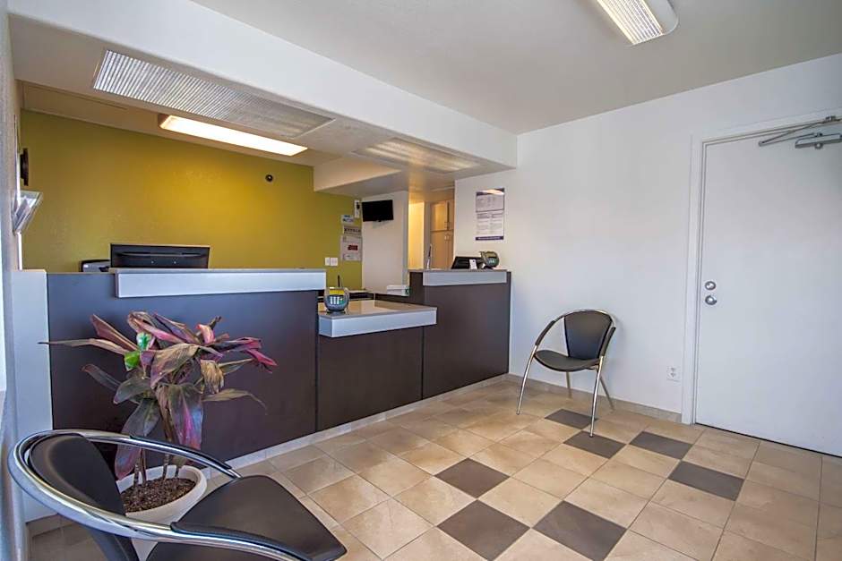 Studio 6-El Paso, TX - East