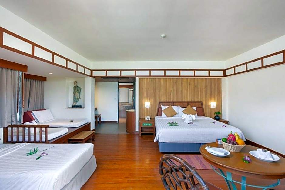 Seaview Patong Hotel