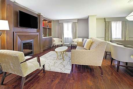 One-Bedroom Presidential King Suite