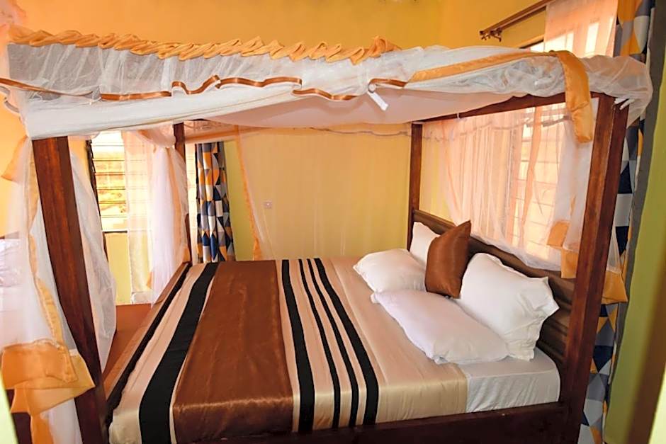 Tausa Tsavo Eco Lodge