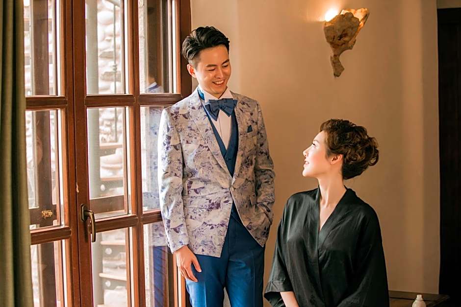 Astrolithos Boutique