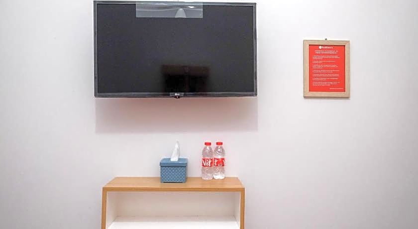 RedDoorz Syariah near Perempatan Kartasura