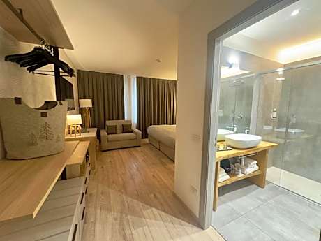 Superior King Room