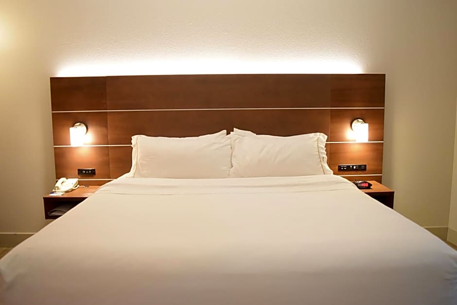 Holiday Inn Express Hotel & Suites Pensacola West I-10 By IHG