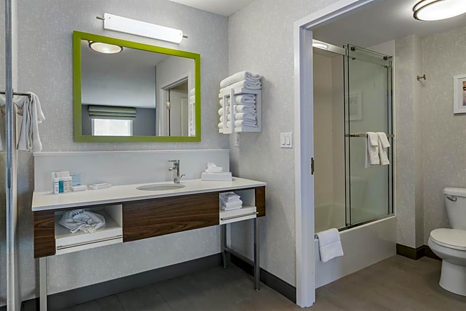 Hampton Inn By Hilton And Suites Edmonton West