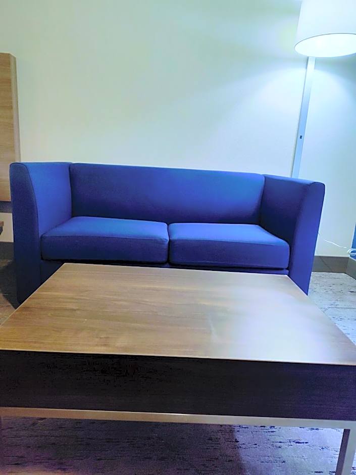 Holiday Inn Express Kenedy By IHG