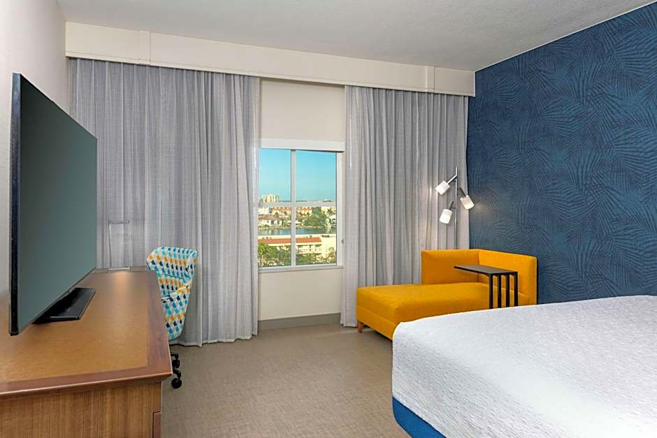 Hampton Inn & Suites Clearwater Beach