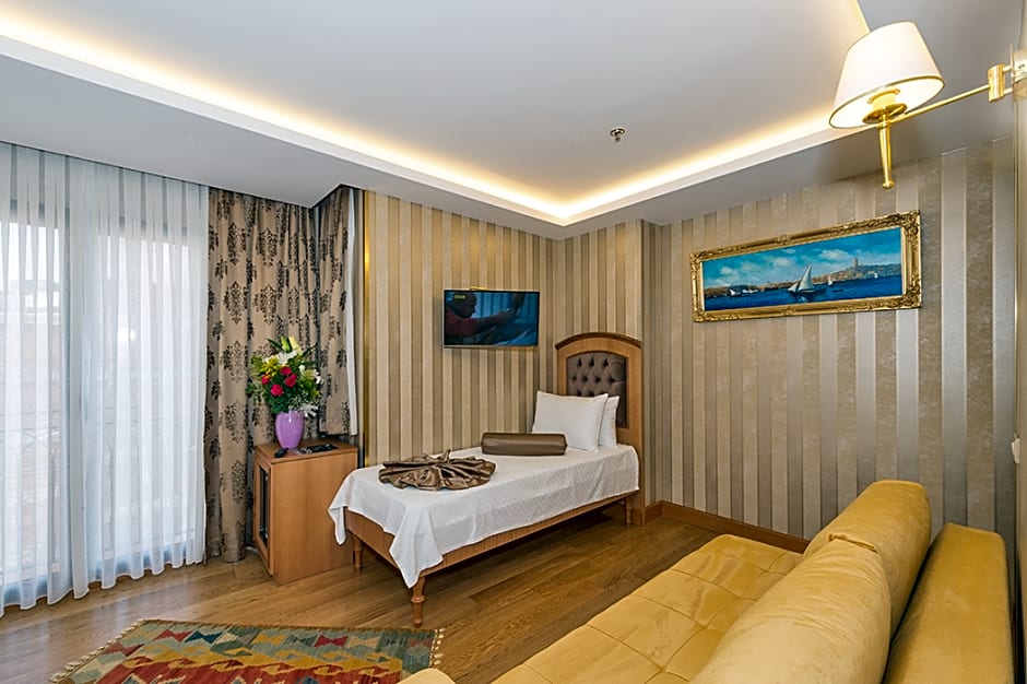Aprilis Gold Hotel