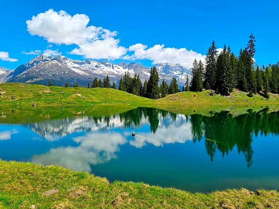 Casa Pasch - Boutique Bed and Breakfast in Cumpadials