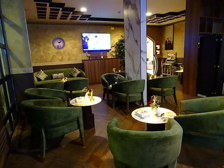 Comfort Inn Al Taawon - Family Only