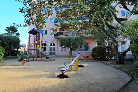 Rentalmar Pineda Suites