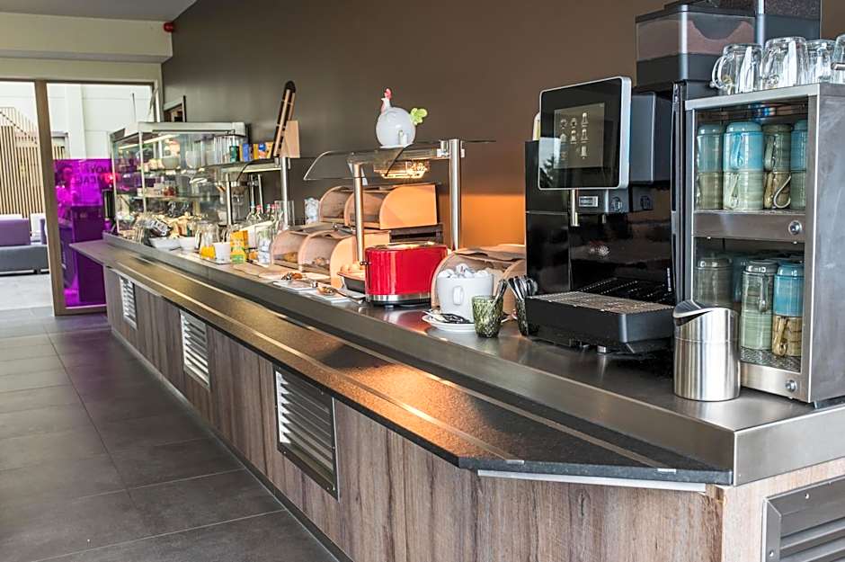 Mezzo Hotel & Business
