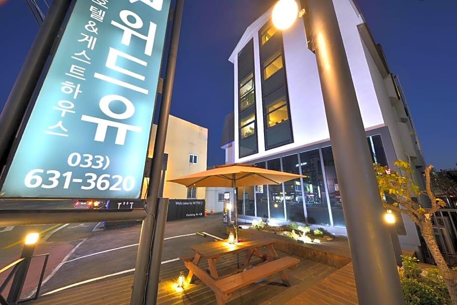 With U Hotel & Guesthouse