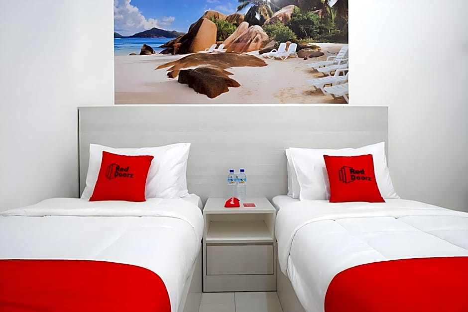 RedDoorz near Mataram University