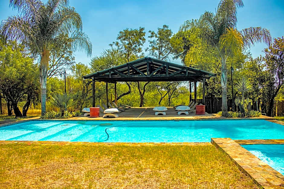 Mela Luxury Game Lodge