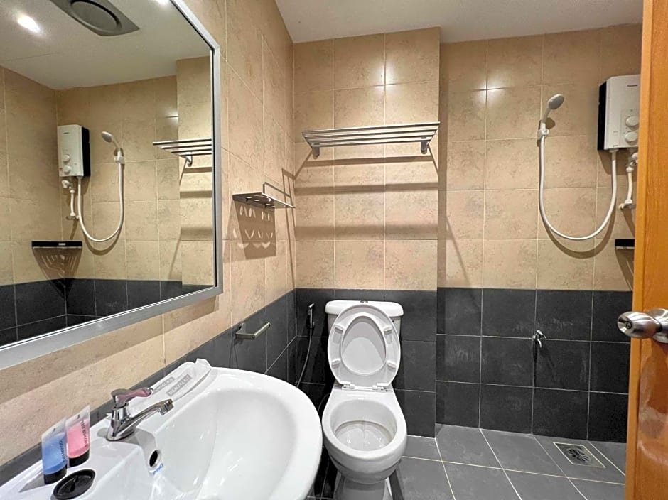 Capital O 90985 Margo Hotel KK