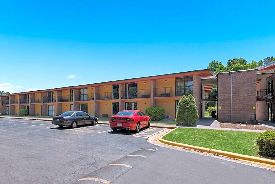Econo Lodge High Point - Archdale