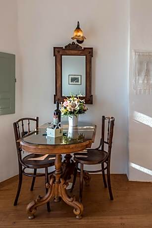 Superior Suite with Private Whirlpool & Caldera View