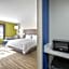 Holiday Inn Express and Suites Gilbert - East Mesa By IHG