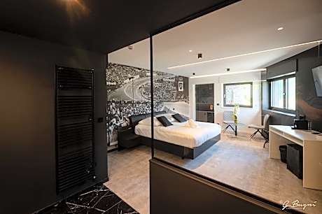 Superior Suite with Whirlpool Bath and Thermal Bath Access