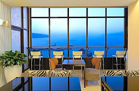 Hu Yue Lakeview Hotel