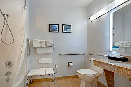 2 Queen Beds, Nonsmoking, Accessible