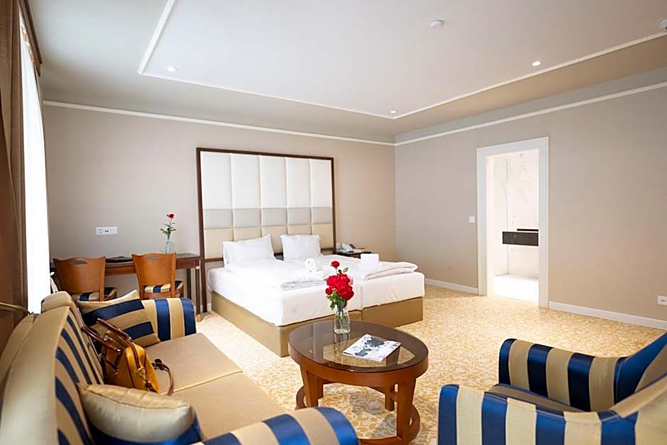 Scuol Palace - Culture, Nature & Health