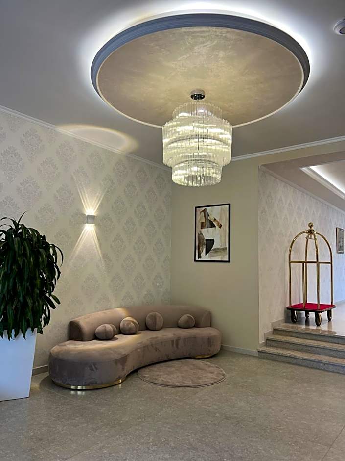 Nobel West Hotel
