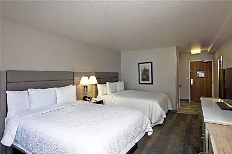 Room with Two Queen Beds - Non-Smoking