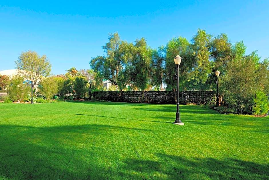 Sheraton Fairplex Suites & Conference Center