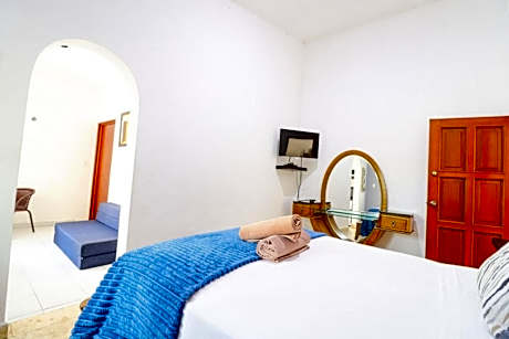 Close to Beach, Quinta,Ferry to Cozumel and Xcaret