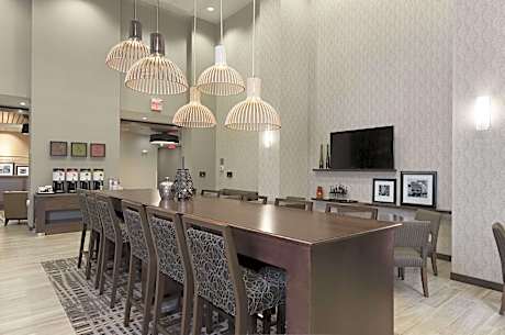 Hampton Inn and Suites Airdrie