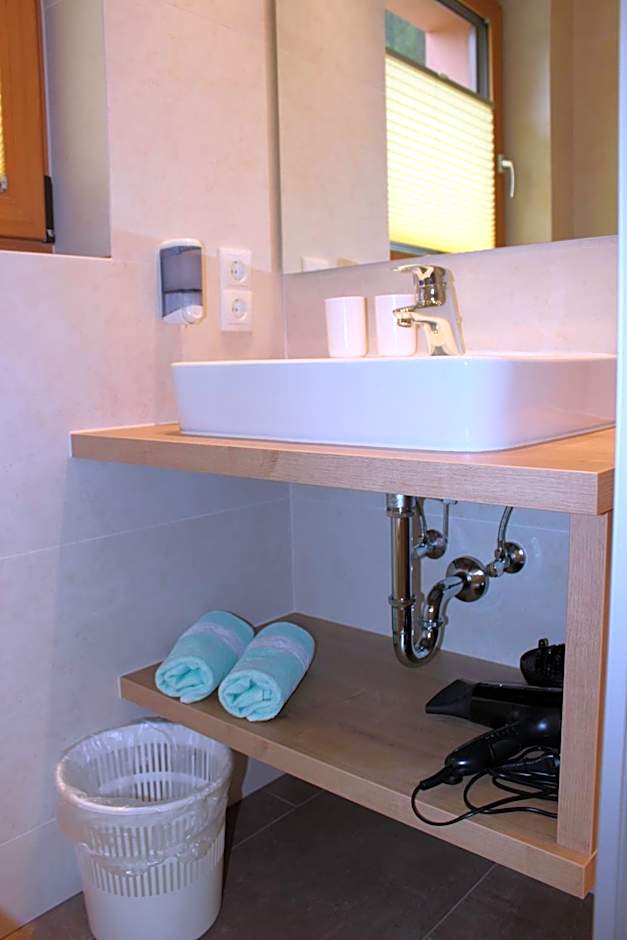 Haus Alpina & Landhaus Schöpf