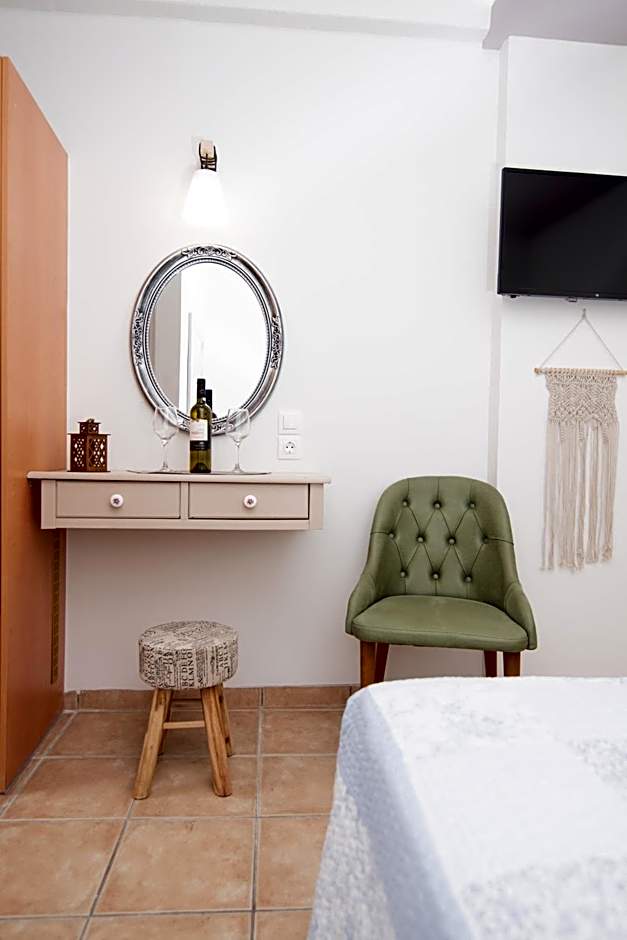 Tsaner Apartment and Rooms