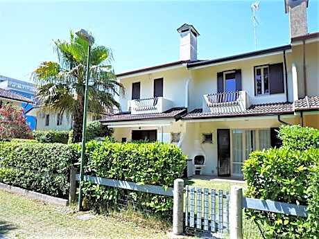 Villa in Caorle near Spiaggia Tartaruga
