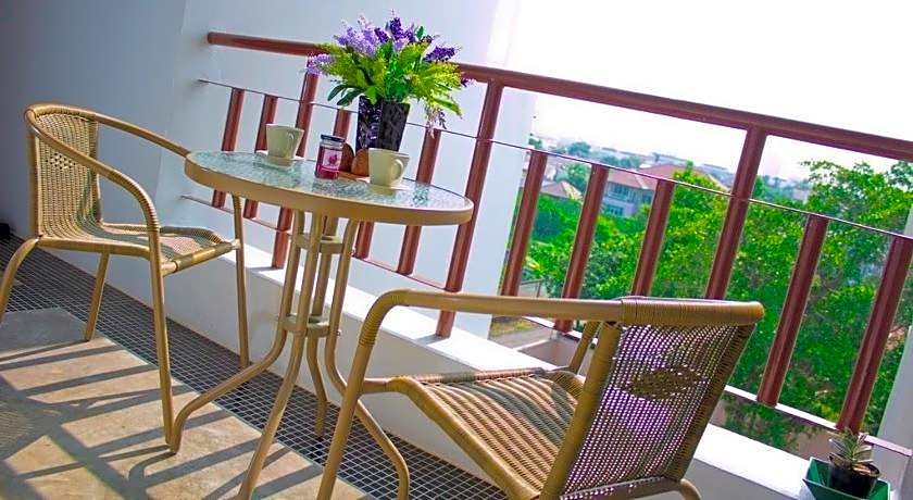 The Meet Green Apartment