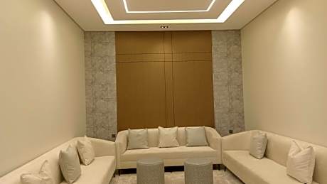 L A V E R شاليه فندقي 