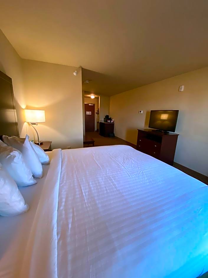 Cobblestone Hotel & Suites - Broken Bow