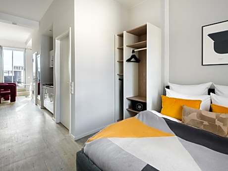 Large Studio with Kitchenette and Balcony