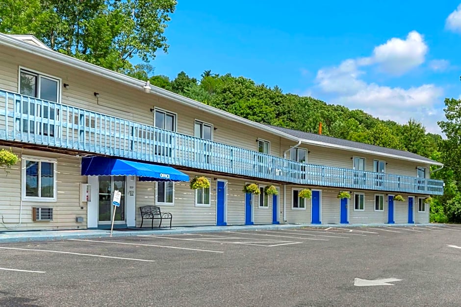 Econo Lodge Lee - Great Barrington