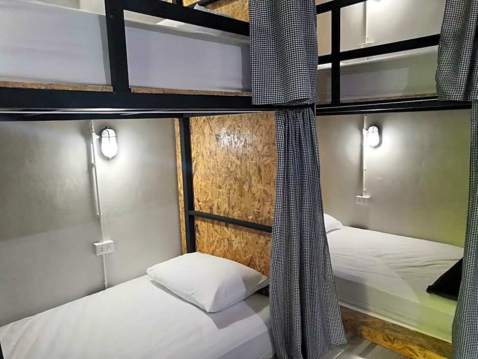 Backpack Hostel Kohyaoyai